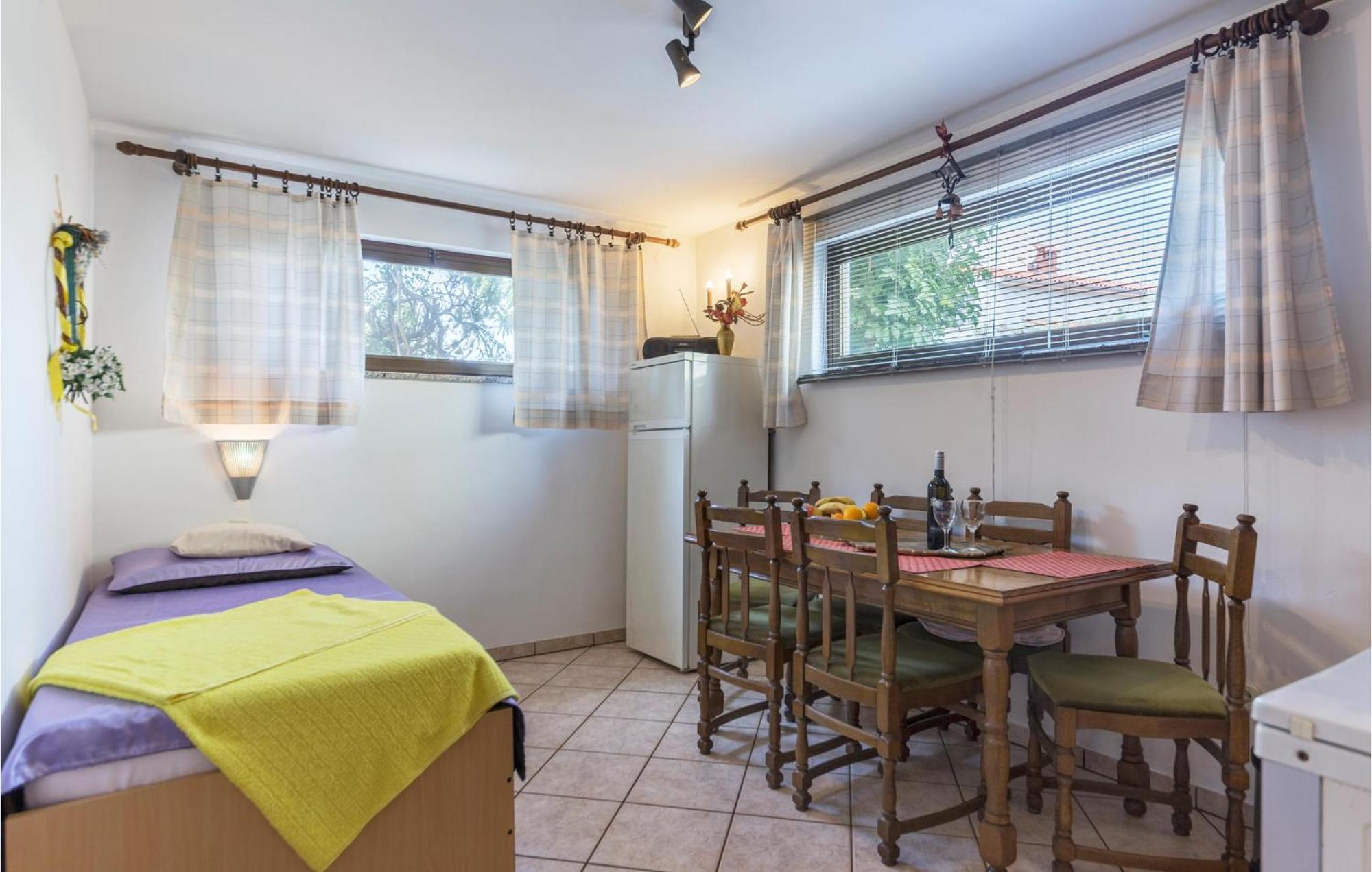 Gorgeous Apartment In Pula With Wifi Exterior photo