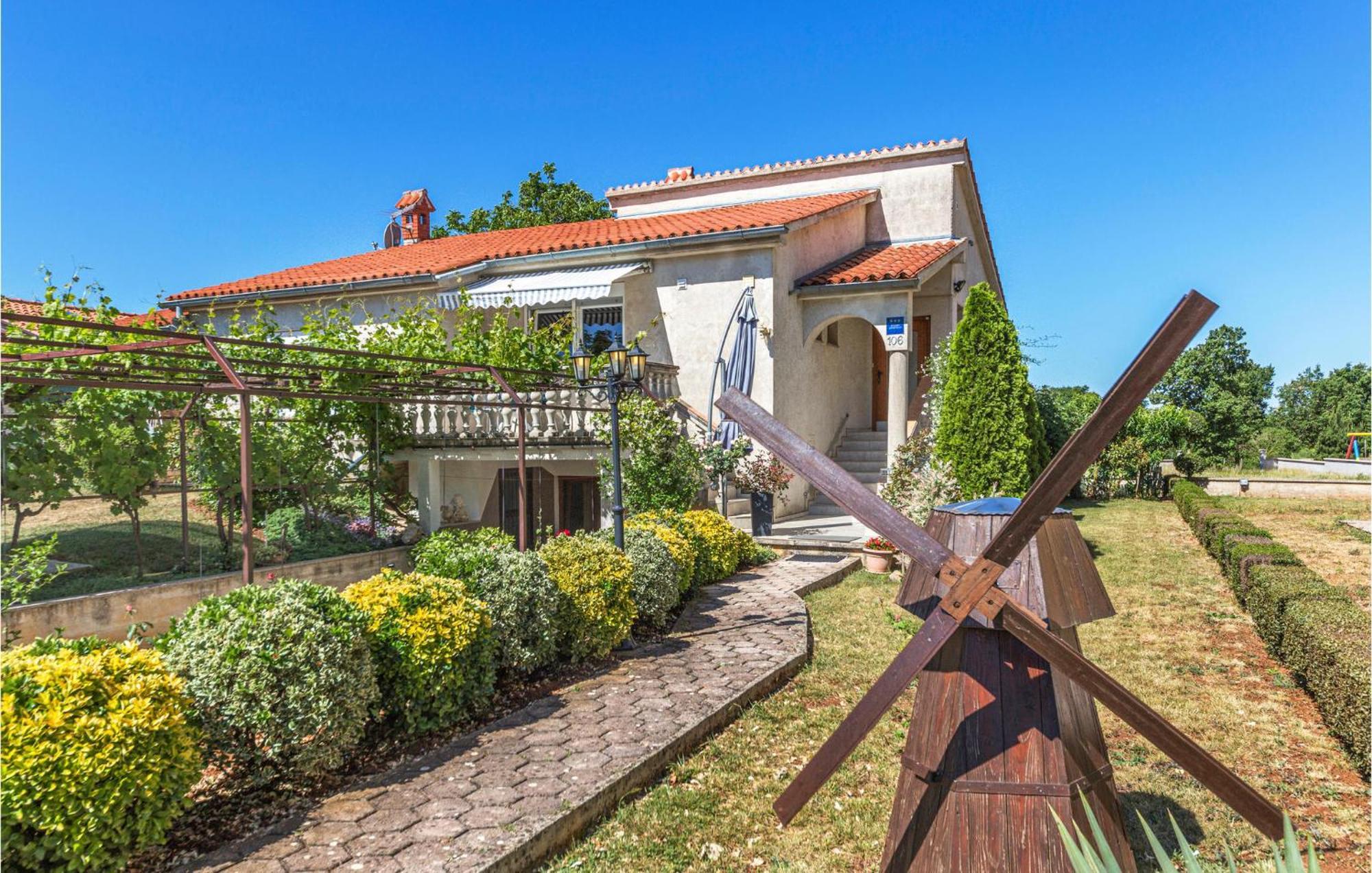 Gorgeous Apartment In Pula With Wifi Exterior photo